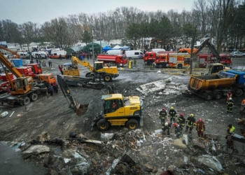 В Дніпрі завершили пошуково-рятувальні роботи на зруйнованій російською ракетою багатоповерхівці: 44 загиблих, 79 травмованих