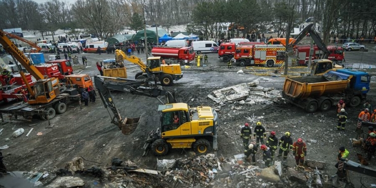 В Дніпрі завершили пошуково-рятувальні роботи на зруйнованій російською ракетою багатоповерхівці: 44 загиблих, 79 травмованих