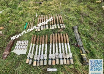 Розбита ворожа техніка, 84 боєприпаси: що тільки за один робочий день виявили поліцейські вибухотехніки на деокупованій території Миколаївщини (ФОТО)