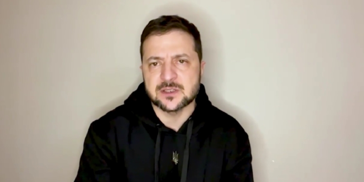 «Ми маємо сформувати такий танковий кулак свободи, після ударів якого тиранія вже не підніметься» – звернення Зеленського (ВІДЕО)