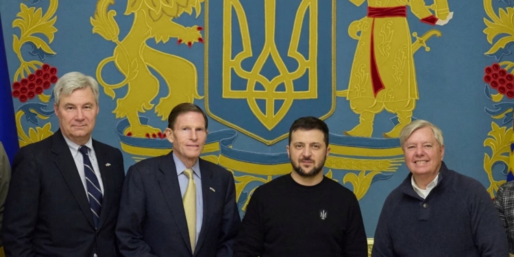 Американські сенатори закликали надати Україні ракетні комплекси ATACMS, а також винищувачі F-16 та МіГ-29