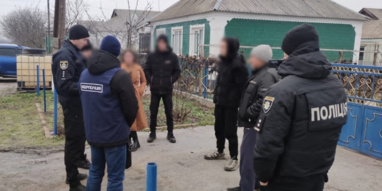 На Миколаївщині шахраї ошукали військових та волонтерів: продавали неіснуючу військову форму та генератори