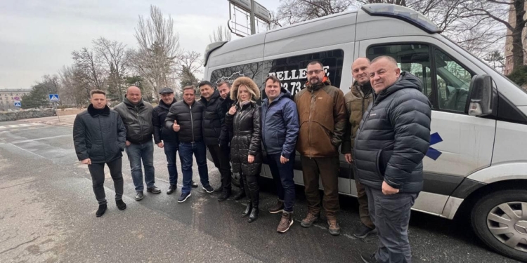 Миколаївщина отримала сучасний реанімобіль, медичне обладнання та медикаменти від благодійників