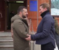 Президент України і прем’єр Данії відвідали поранених в шпиталі в Миколаєві (ВІДЕО)