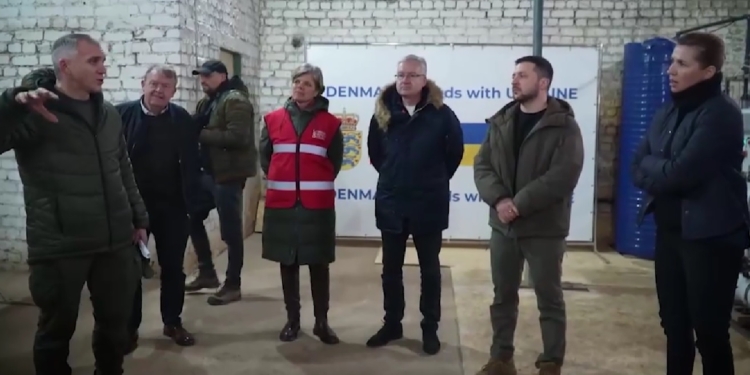 Мер Миколаєва показав Президенту України і прем’єрці Данії пункт видачі питної води, який було обладнано завдяки допомозі уряду Данії (ВІДЕО)