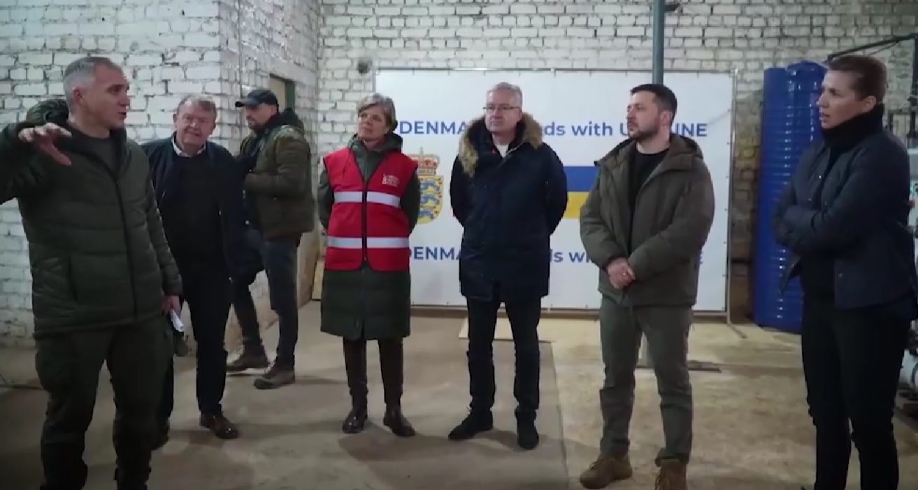 Мер Миколаєва показав Президенту України і прем’єрці Данії пункт видачі питної води, який було обладнано завдяки допомозі уряду Данії (ВІДЕО) 6