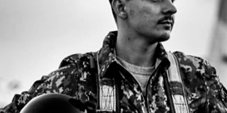 На Донбасі під час бойового завдання загинув миколаївський льотчик, який до останньої миті намагався відвести літак від житлових будинків