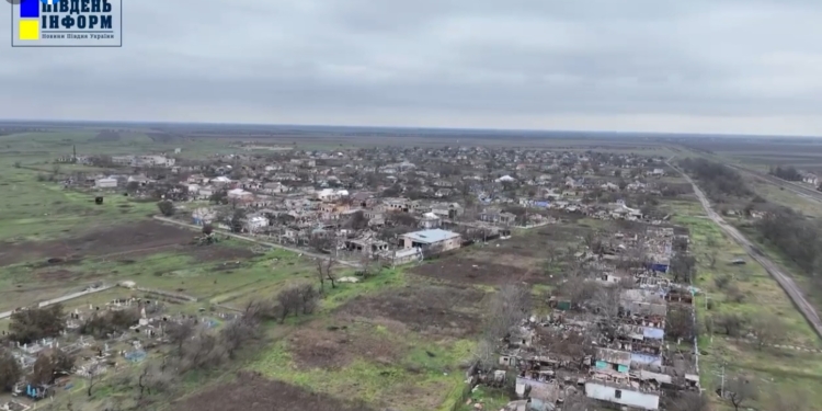 Як зараз виглядає село Мирне Миколаївської області, яке майже повністю знищили окупанти (ВІДЕО)