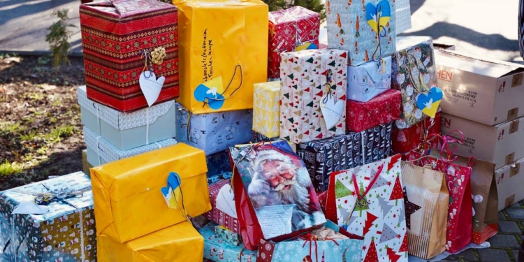 Допомогли друзі Миколаєва з-за кордону: близько 17 тисяч маленьких миколаївців отримали подарунки до свят (ФОТО)