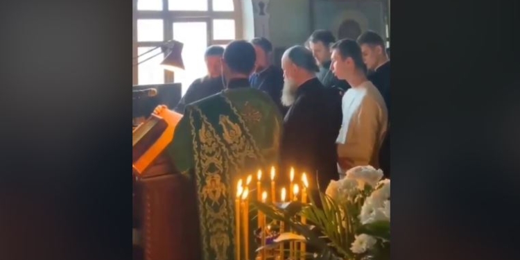 “Батько наш Онуфрій, УПЦ нам мати”, – в Московському патріархаті переспівали пісню про Бандеру (ВІДЕО)