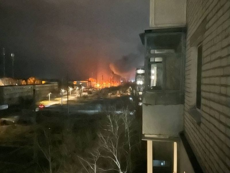 ОНОВЛЕНО. В Бердянську на аеродромі вибухи і пожежа (ФОТО, ВІДЕО)
