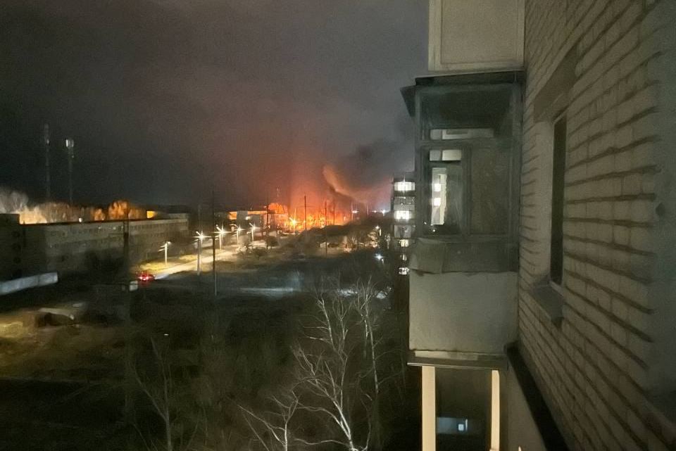 ОНОВЛЕНО. В Бердянську на аеродромі вибухи і пожежа (ФОТО, ВІДЕО) 4