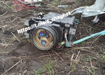 Головний поліцейський Миколаївщини показав збиту під час другої за сьогодні ракетної атаки росіян (ФОТО)