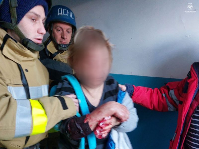 Рятувальники Миколаївщини вчора в Очакові загасили 3 пожежі, які виникли внаслідок російських обстрілів, і допомагали людям (ФОТО)