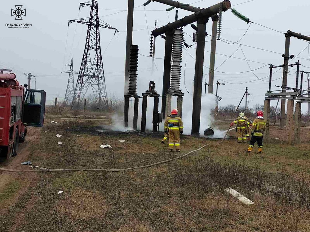 Пожежа на електропідстанції в Миколаєві: вогонь приборканий (ФОТО) 3