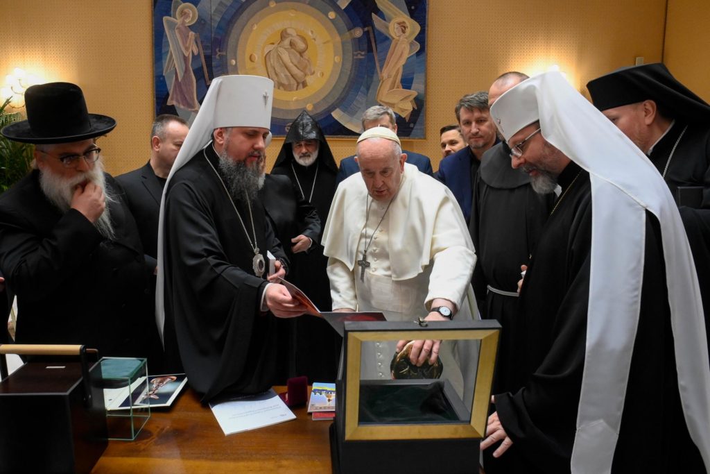 Делегація Всеукраїнської Ради церков і релігійних організацій України зустрілася з Папою Римським Франциском (ФОТО) 7
