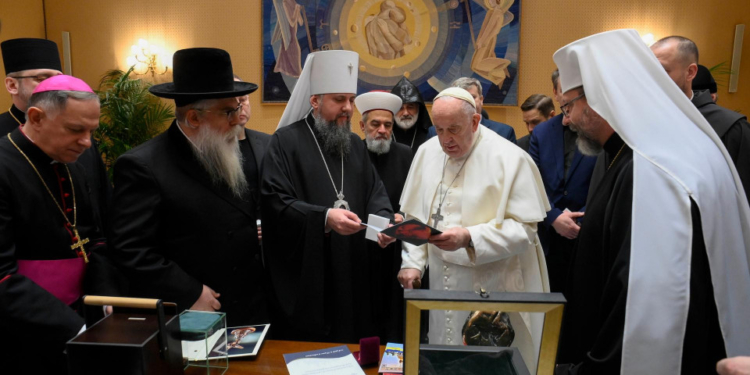 Делегація Всеукраїнської Ради церков і релігійних організацій України зустрілася з Папою Римським Франциском (ФОТО)
