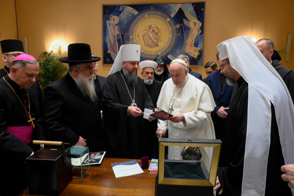 Делегація Всеукраїнської Ради церков і релігійних організацій України зустрілася з Папою Римським Франциском (ФОТО) 18
