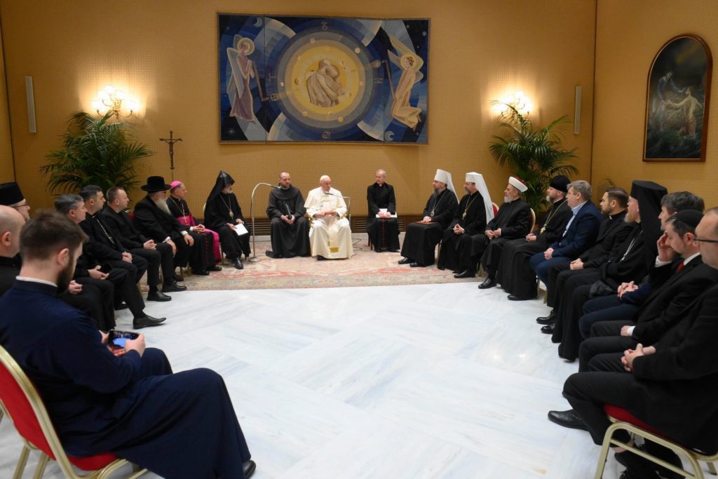Делегація Всеукраїнської Ради церков і релігійних організацій України зустрілася з Папою Римським Франциском (ФОТО) 11