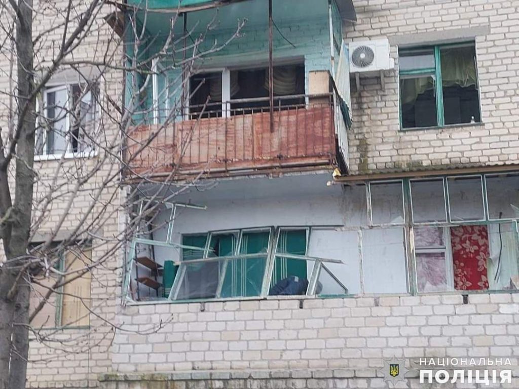 Поліція Миколаївщини зафіксувала в Очакові і сусідніх громадах понад 300 пошкоджених російськими обстрілами об’єктів житлової та цивільної інфраструктури (ФОТО) 11