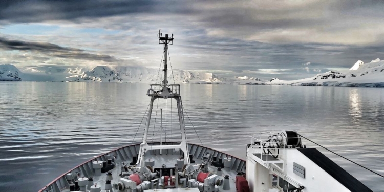 Українська «Ноосфера» прибула до антарктичної станції «Академік Вернадський» (ФОТО)