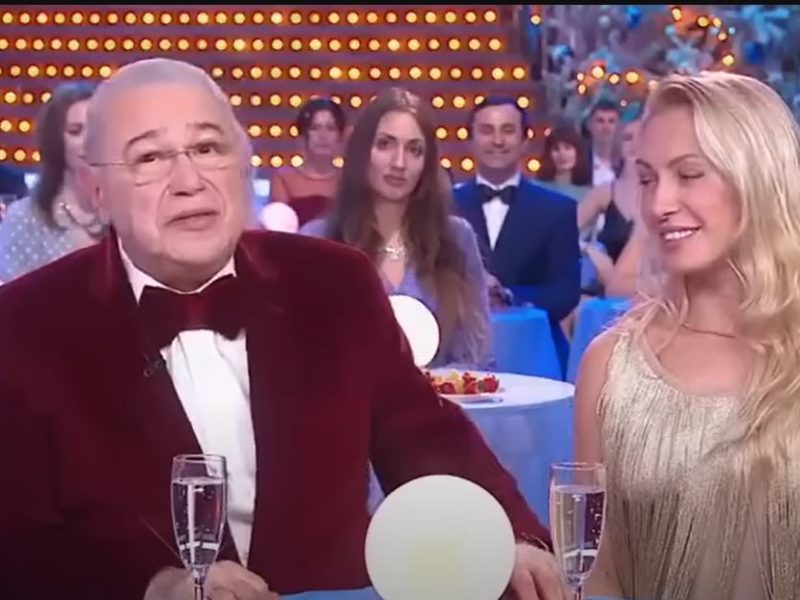 Гидкі жарти Петросяна і “бісогін”-Михалков. Що показували в новорічну ніч на росТБ