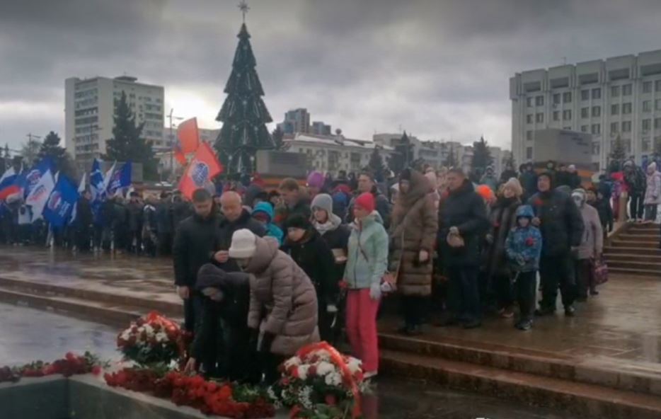 Після Макіївки. Вдови Росії вимагають масштабної мобілізації, а в Самарі ходять з прапорами (ВІДЕО) 4