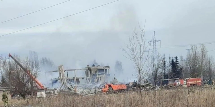 ЗСУ вдарили по базі рашистів в Макіівці – попередньо близько 400 знищено (ВІДЕО)