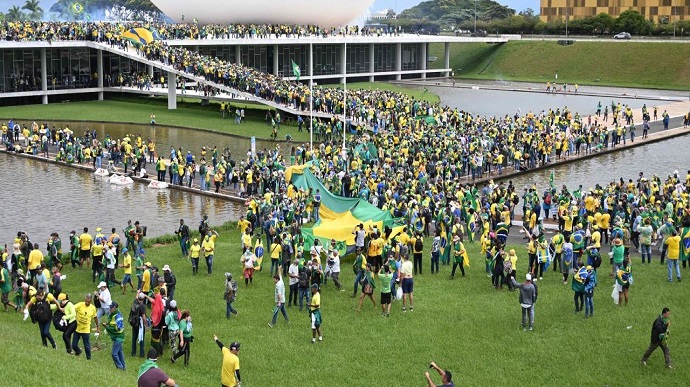 В Бразилії прихильники колишнього президента захопили конгрес, президентський палац і суд (ВІДЕО)