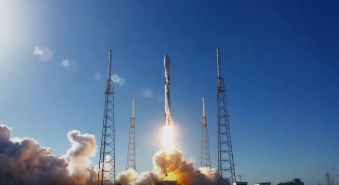 В США стартувала ракета з українським наносупутником (ВІДЕО)