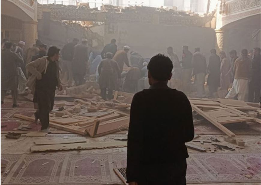 В Пакистані теракт у мечеті - 25 загиблих, багато під завалами (ФОТО, ВІДЕО) 1