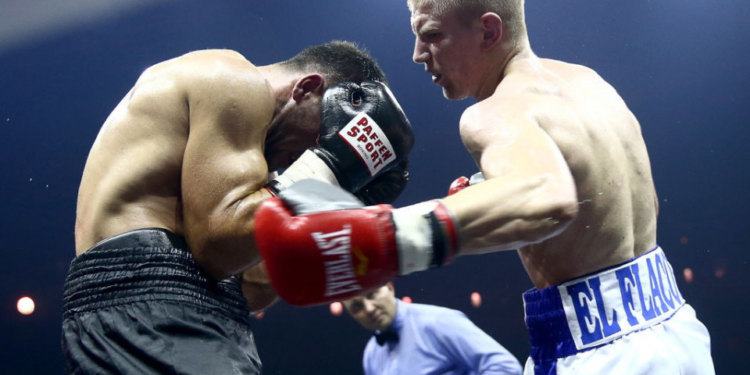 Український боксер здобув 22 перемогу нокаутом та захистив титул WBC