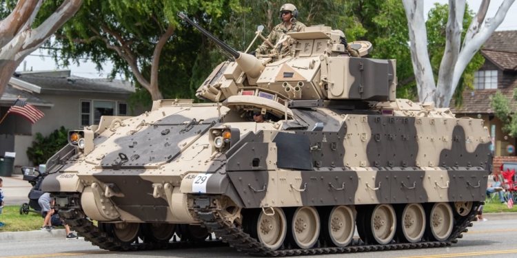 Не танк, а вбивця танків – в Пентагоні підтвердили передачу Україні БМП Bradley