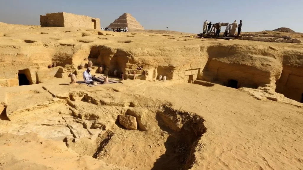 В Єгипті знайшли найдавнішу мумію в золотому саркофазі (ФОТО, ВІДЕО) 7
