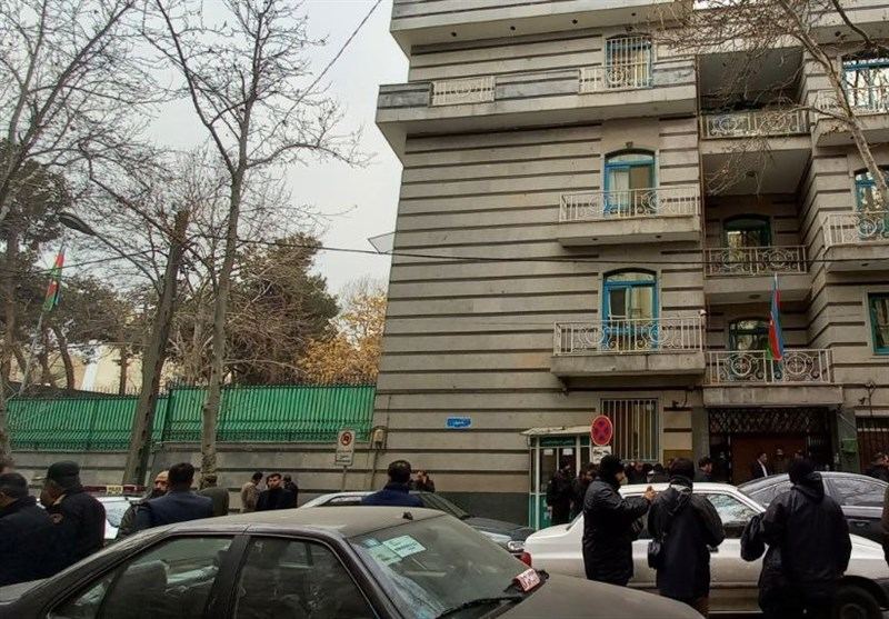 Невідомий напав на посольство Азербайджану в Ірані, один загиблий, є поранені