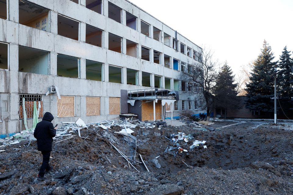 Брехня. Рашисти заявили, що помстились за Макіївку - розбомбили 2 гуртожитки з нашими бійцями. Журналісти Reuters там побували 1