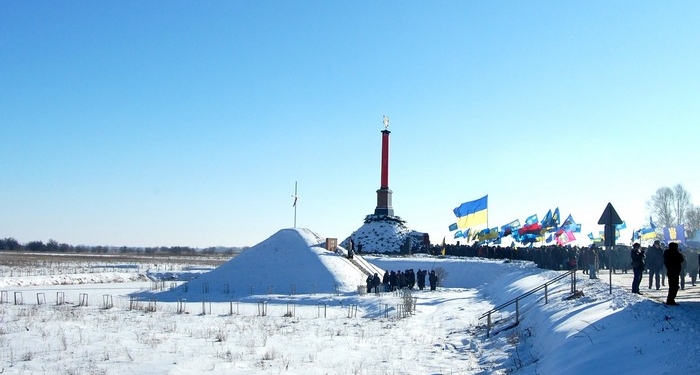 Той самий почерк – перед стратою героїв Крут більшовики їх катували, виколювали очі