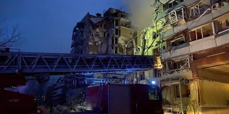 В Дніпрі вже 2 загиблих, 27 поранених (ФОТО, ВІДЕО)