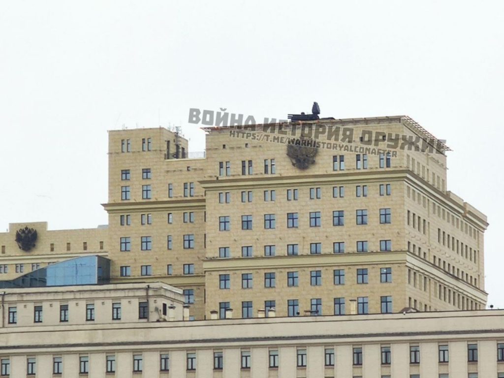 Щось знають? В Москві на дахах будинків встановлюють ППО (ФОТО, ВІДЕО) 1