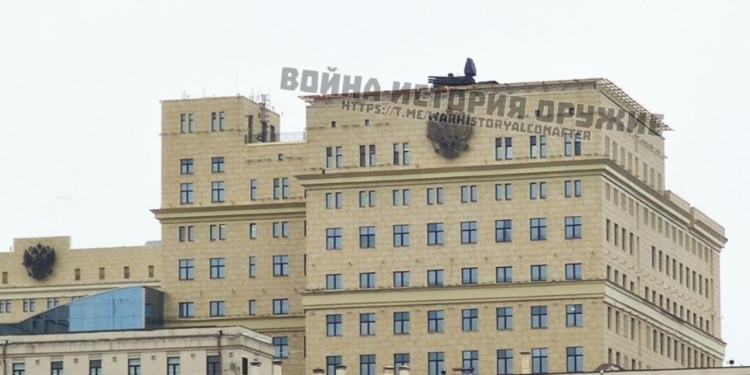 Щось знають? В Москві на дахах будинків встановлюють ППО (ФОТО, ВІДЕО)