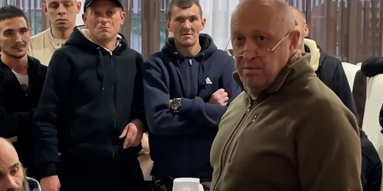 Про розстріли, рексів-наркоманів, поранених в шахті і “ви ніхто”. Що розповідають захоплені в полон найманці Пригожина