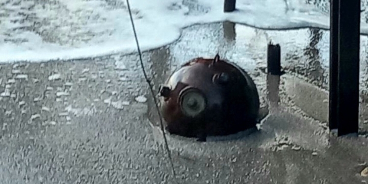 Чергову російську морську міну винесло на один з пляжів Одещини – її контрольовано знищили (ФОТО)