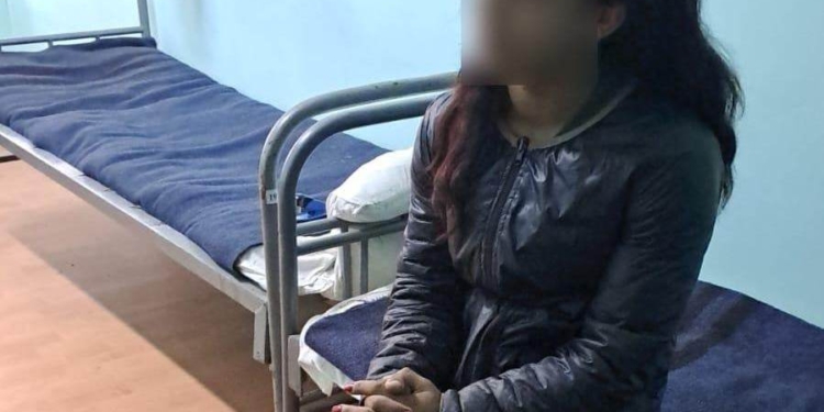 На кордоні з Угорщиною прикордонники затримали чоловіка, який вдавав з себе жінку (ФОТО)