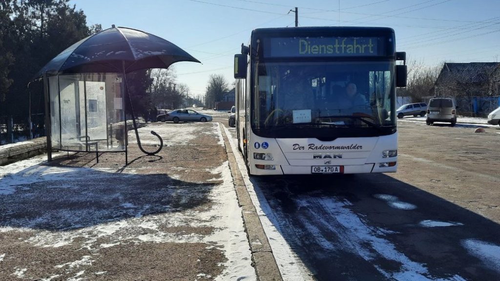 Два українських підприємства подарували Снігурівці на Миколаївщині два німецьких автобуси (ФОТО) 1