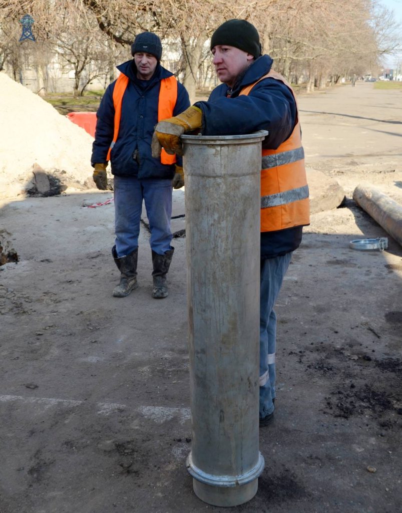 Ремонт каналізації по вул.Чкалова в Миколаєві: 34 метри труби вже замінено, треба замінити ще майже стільки ж (ФОТО) 1