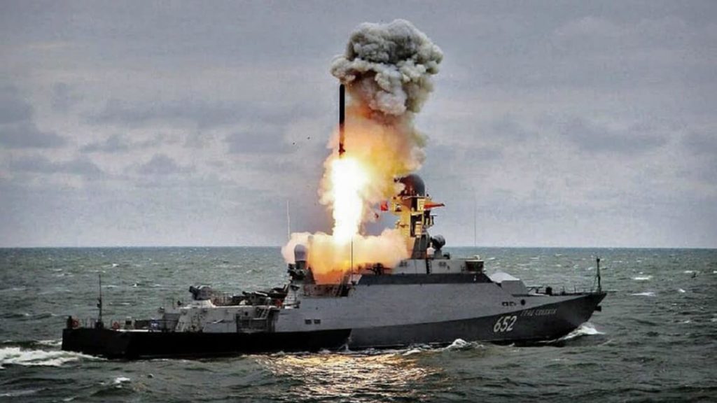 Росіяни не відмовились від ракетних атак: скільки в Чорному морі російських кораблів з ракетами – ОК «Південь» 1