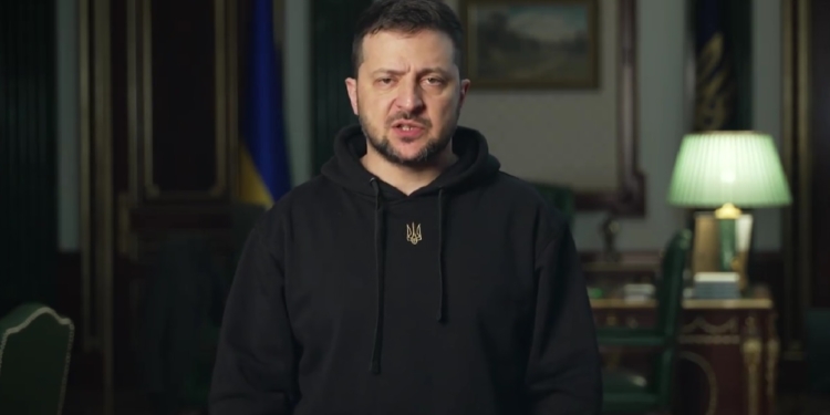 Про Ставку, зброю, ситуацію на фронті, підготовку до нового «Рамштайну» і дипломатичний марафон – звернення Зеленського (ВІДЕО)