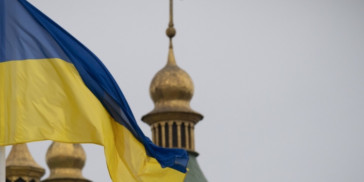 Президент вручив бойові прапори військовим частинам і нагородив українських захисників і цивільних громадян, серед яких є і електромонтер «Миколаївобленерго» (ФОТО)