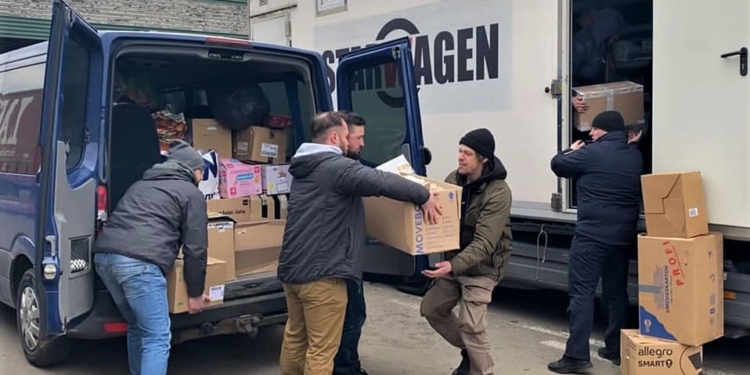 Від початку російського вторгнення прикордонники оформили 60 тисяч автомобілів з гуманітарною допомогою (ФОТО)