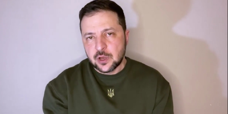 «Ми маємо зробити весну такою, щоб дійсно відчувалося, що Україна рухається до перемоги» – звернення Зеленського (ВІДЕО)